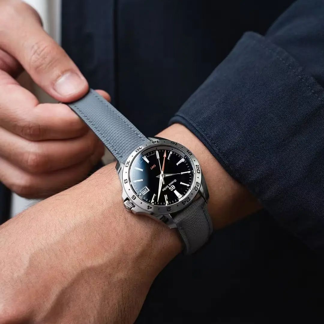 Nuevo diseño de correa de firm - Cartier Watch Santos reseña y precio